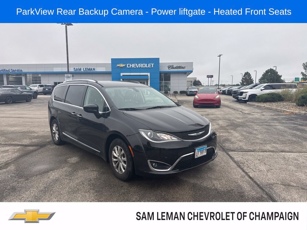 Used 2018 Chrysler Pacifica Touring-L FWD image 1