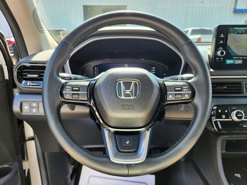 Used 2025 Honda Pilot Elite image 32