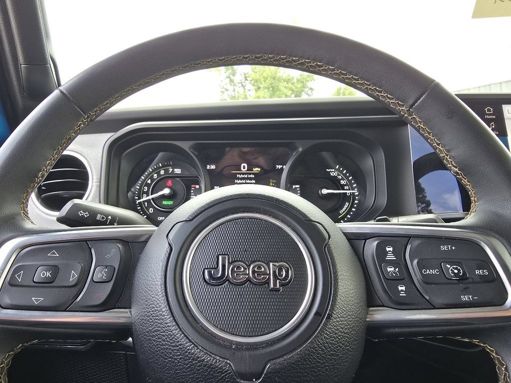 Used 2024 Jeep Wrangler Unlimited Sahara AWD/4WD image 25