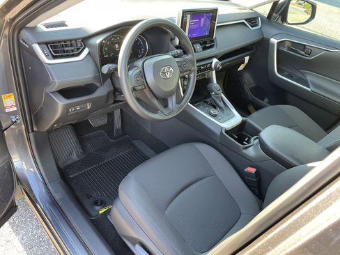 New 2025 Toyota RAV4 LE image 3