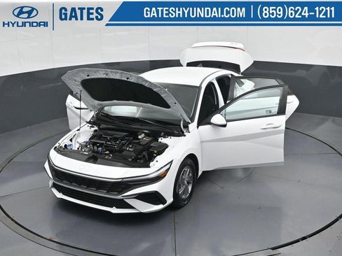 New 2025 Hyundai Elantra SE FWD image 51