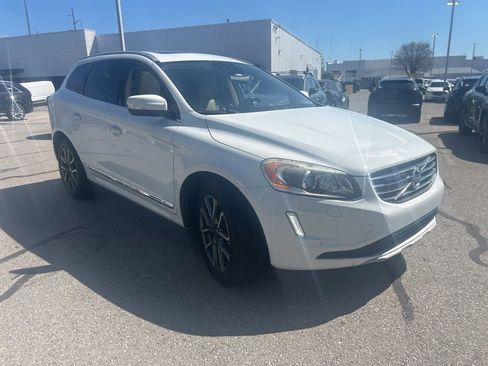 Used 2016 Volvo XC60 T6 Platinum image 4