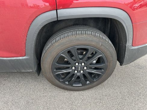 Used 2023 GMC Acadia SLE w/ Driver Convenience Package FWD image 12
