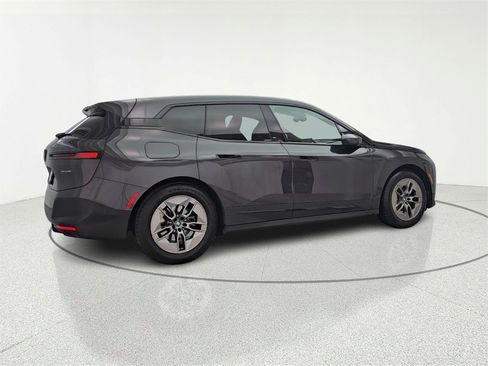 Used 2022 BMW iX xDrive50 w/ Premium Package image 8