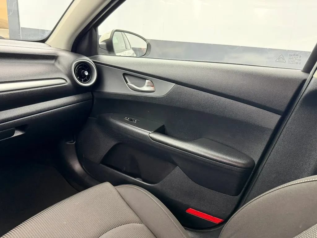 Used 2019 Kia Forte LXS FWD image 23