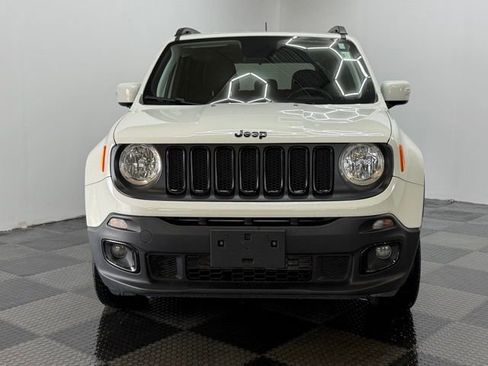 Used 2018 Jeep Renegade Altitude image 4