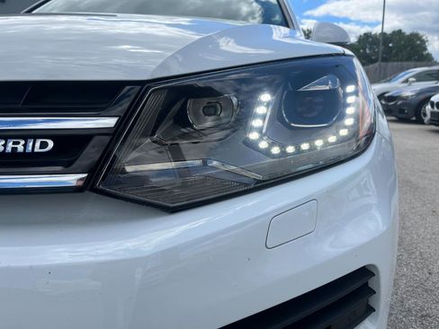 Used 2012 Volkswagen Touareg Hybrid image 36