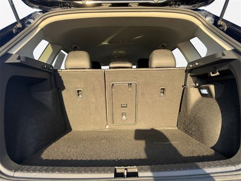 Used 2024 Volkswagen Taos SE image 18