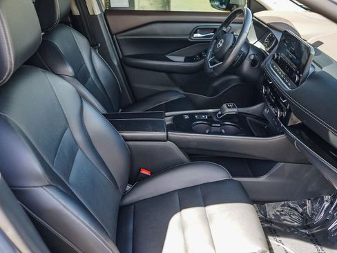 Used 2023 Nissan Rogue SL w/ SL Premium Package FWD image 17