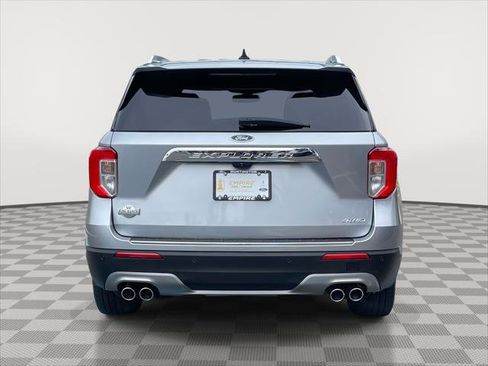 Used 2022 Ford Explorer King Ranch w/ Premium Technology Package image 6