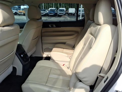 Used 2015 Lincoln MKT AWD w/ Equipment Group 201A image 31