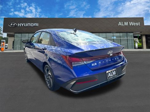 Used 2025 Hyundai Elantra Sport FWD image 7