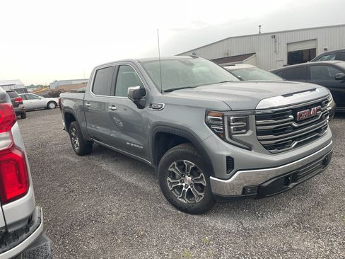 Used 2026 GMC Sierra 1500 SLT AWD/4WD image 3