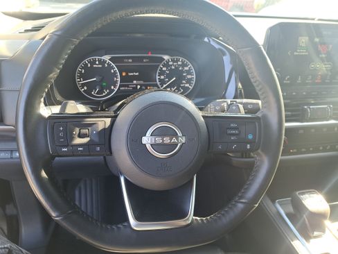 Certified 2023 Nissan Pathfinder SL w/ Black Appearance Package image 18