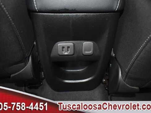 Used 2022 Chevrolet Colorado LT w/ LT Convenience Package image 24