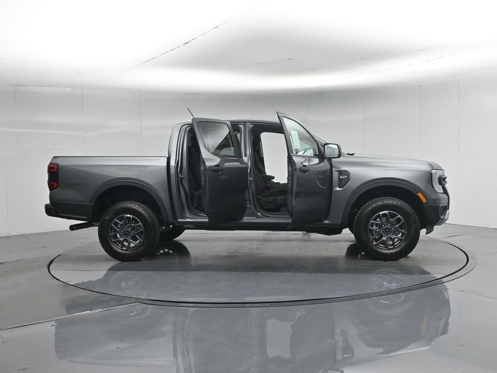 New 2026 Ford Ranger XLT w/ Black Appearance Package AWD/4WD image 4