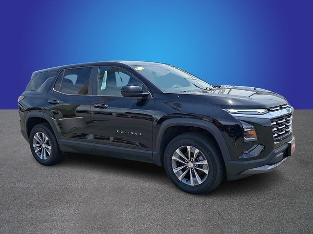 Used 2025 Chevrolet Equinox LT AWD/4WD image 2