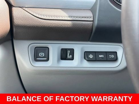 Used 2023 GMC Acadia SLT w/ Technology Package FWD image 20