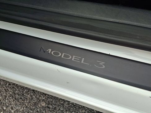Used 2023 Tesla Model 3 Standard Range RWD image 30
