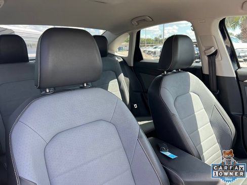 Used 2025 Volkswagen Jetta SE FWD image 52