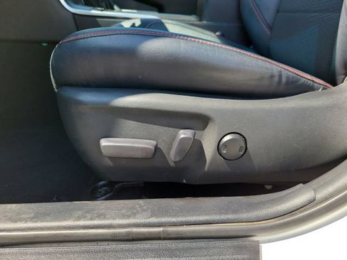 Used 2017 Toyota Camry SE FWD image 19
