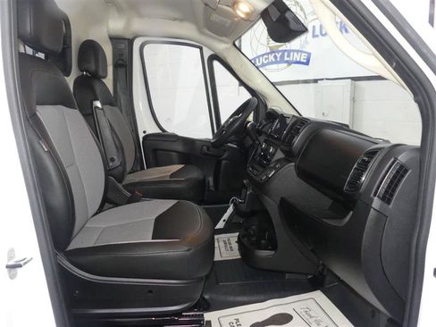 Used 2025 RAM ProMaster 2500 w/ Convenience Group FWD image 18