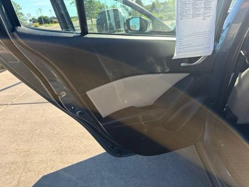Used 2015 MAZDA MAZDA3 i Touring FWD image 12