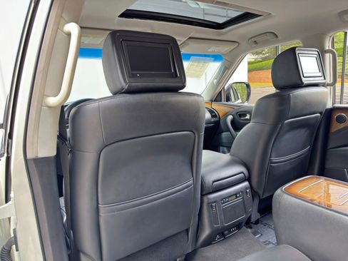 Used 2014 INFINITI QX80 4WD w/ Theater Package image 39
