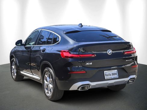 Used 2025 BMW X4 xDrive30i w/ Premium Package image 4