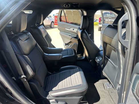 Used 2025 Ford Explorer ST-Line AWD/4WD image 26