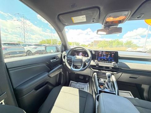 Used 2024 Chevrolet Colorado LT w/ LT Convenience Package II RWD image 18