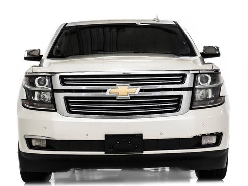 Used 2015 Chevrolet Suburban LTZ RWD image 7