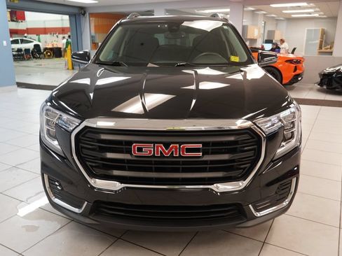 Used 2024 GMC Terrain SLE w/ Driver Convenience Package FWD image 15