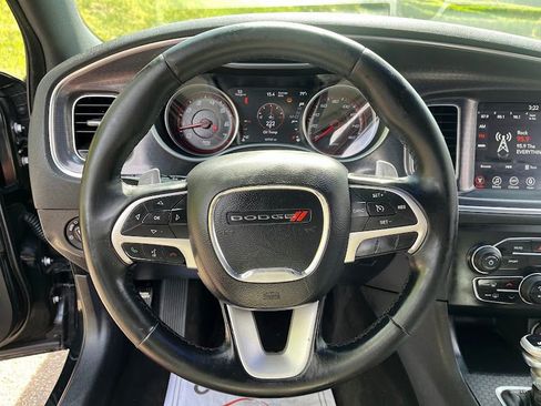 Used 2017 Dodge Charger R/T RWD image 11
