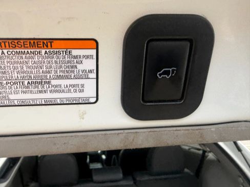 Used 2015 Toyota Sienna SE w/ SE Preferred Package image 14