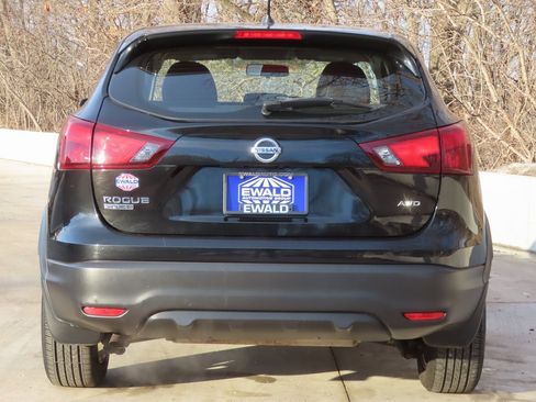 Used 2018 Nissan Rogue Sport S w/ S Appearance Package image 10