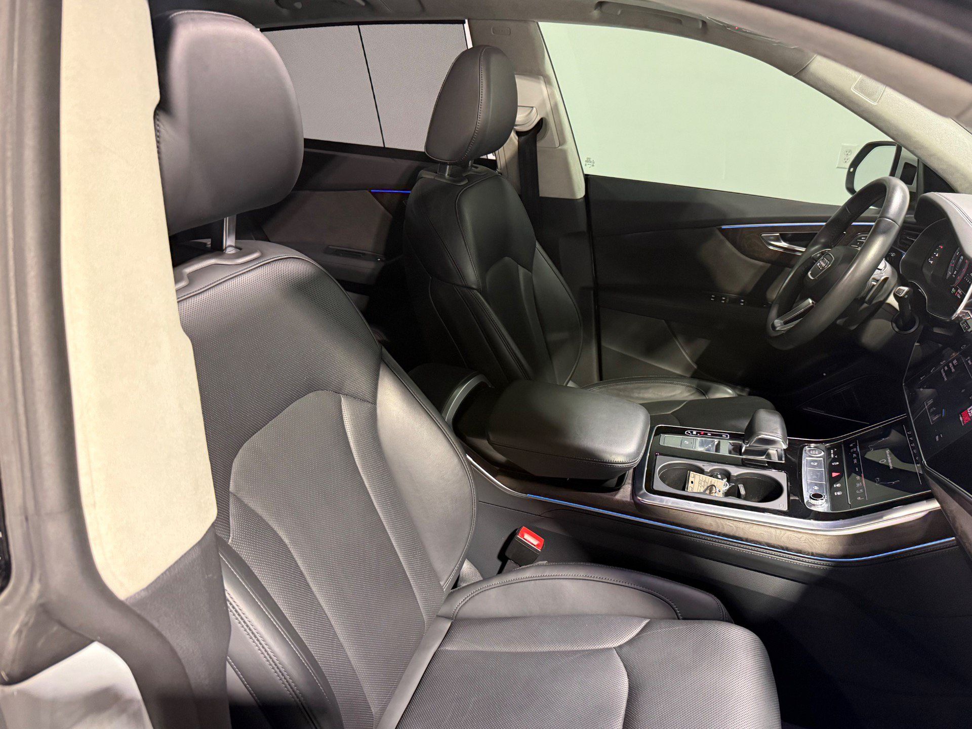 Used 2019 Audi Q8 Prestige w/ Luxury Package AWD/4WD image 49