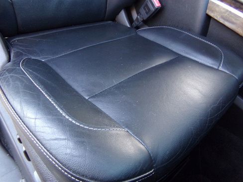 Used 2016 Chevrolet Suburban LT image 32