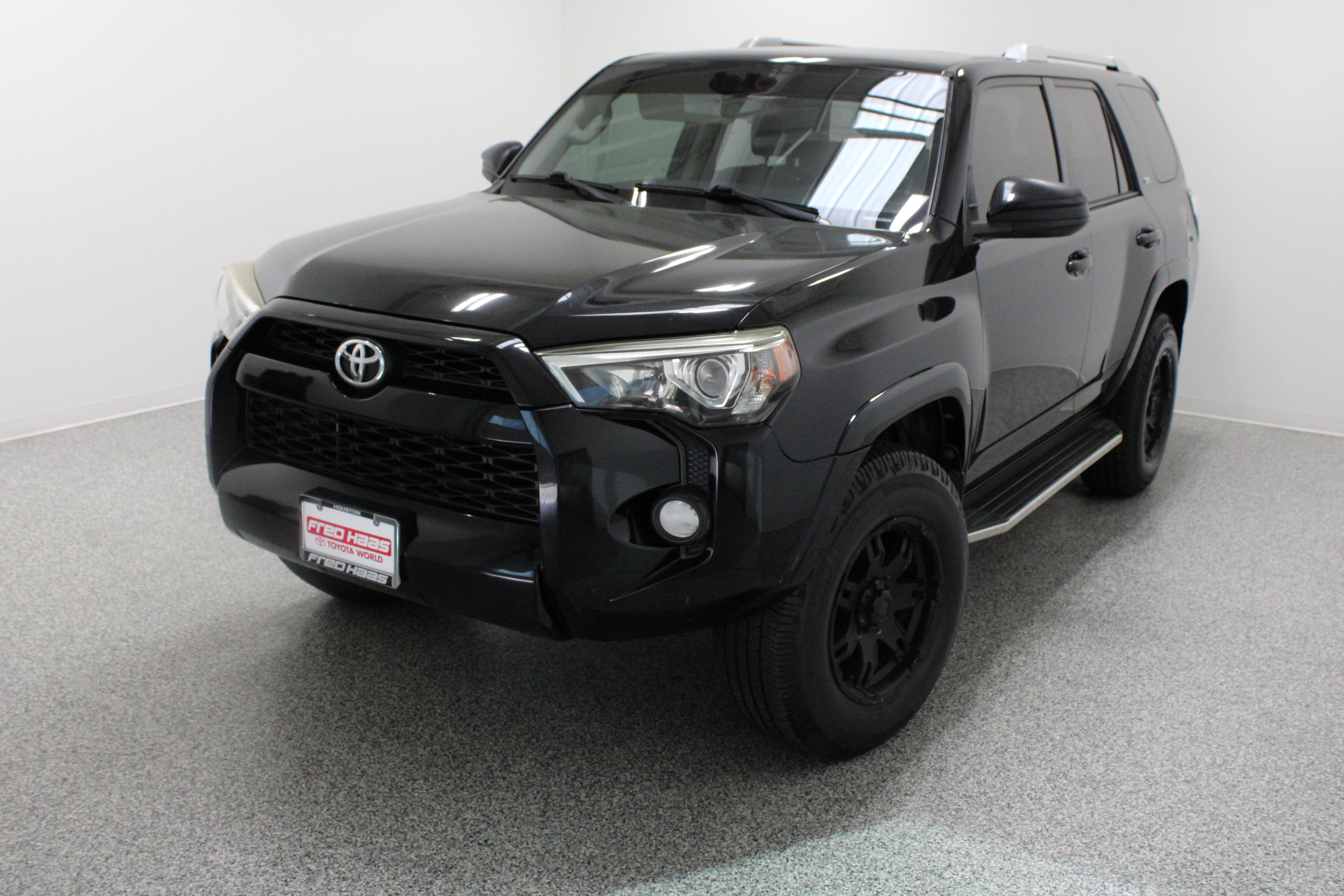 Used 2015 Toyota 4Runner SR5 RWD image 2