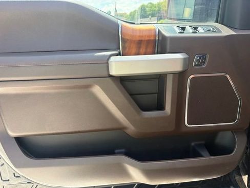 Used 2018 Ford F150 King Ranch w/ Equipment Group 601A Luxury AWD/4WD image 18