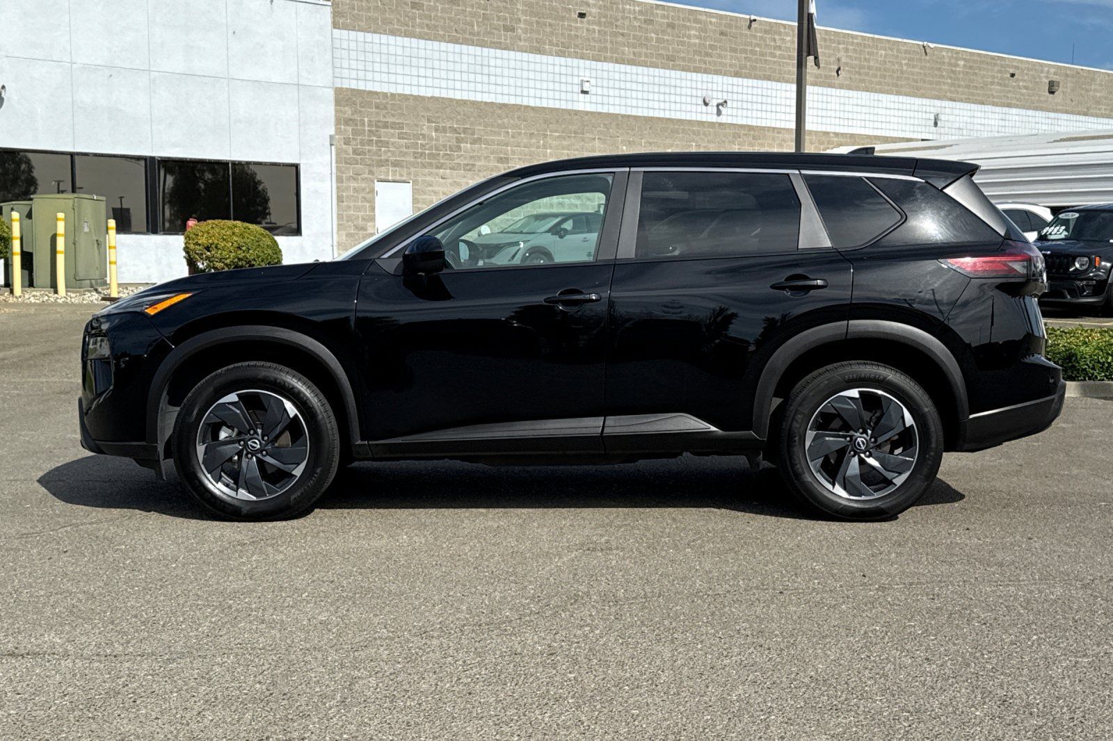 Certified 2024 Nissan Rogue SV AWD/4WD image 9