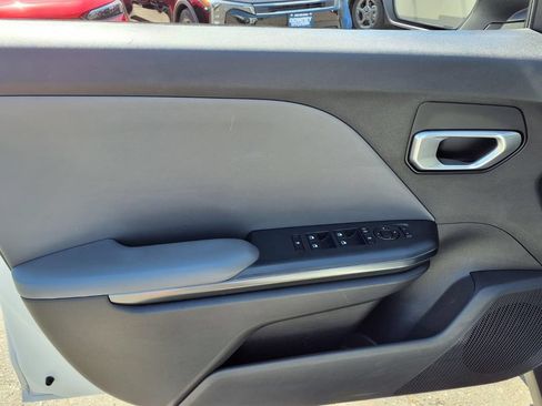 Used 2025 Kia K4 FWD image 12