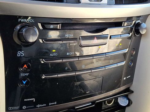 Used 2020 Lexus LX 570 4WD w/ Luxury Package image 15