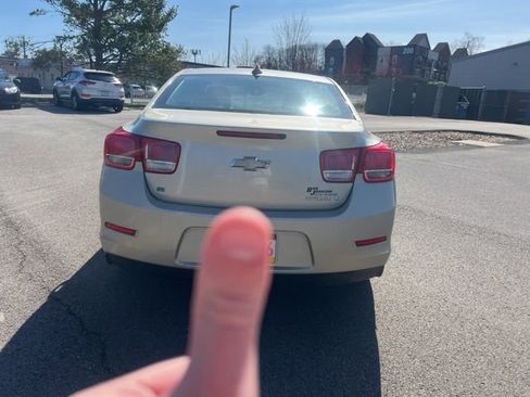 Used 2015 Chevrolet Malibu LT w/ Power Convenience Package image 7