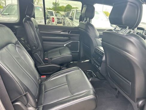 Used 2024 Jeep Wagoneer Series II AWD/4WD image 8
