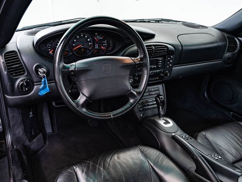 Used 2001 Porsche 911 Carrera RWD image 4