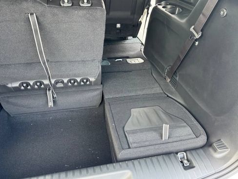 New 2027 Chrysler Pacifica Select FWD image 17