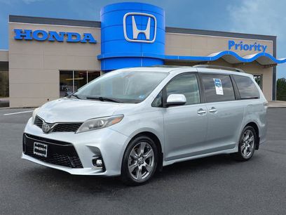 Used 2019 Toyota Sienna SE