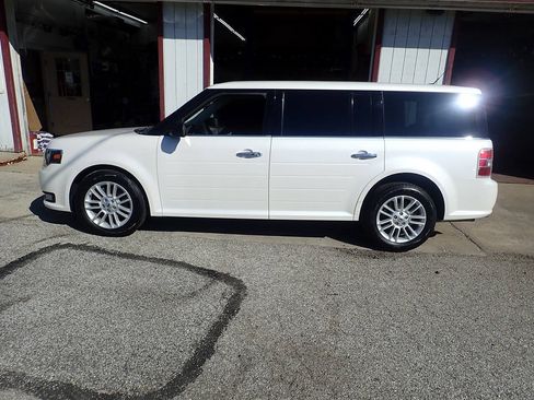 Used 2015 Ford Flex SEL w/ Equipment Group 202A AWD/4WD image 19