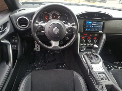 Used 2020 Toyota 86 RWD image 13